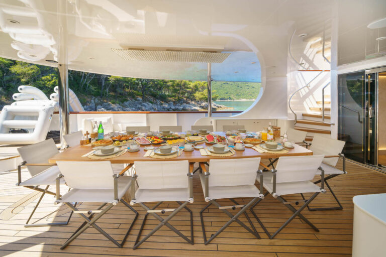 Al Fresco Dining Table