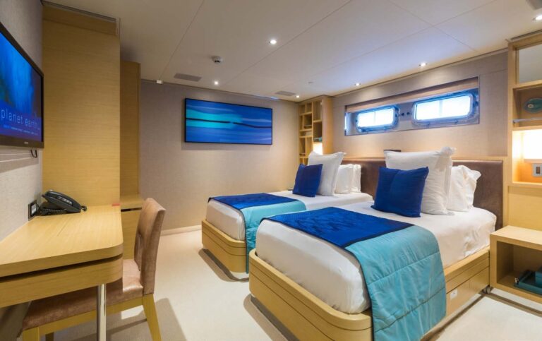 Twin Cabin