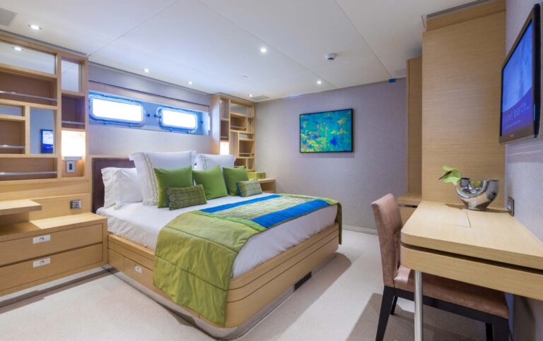 Double Cabin