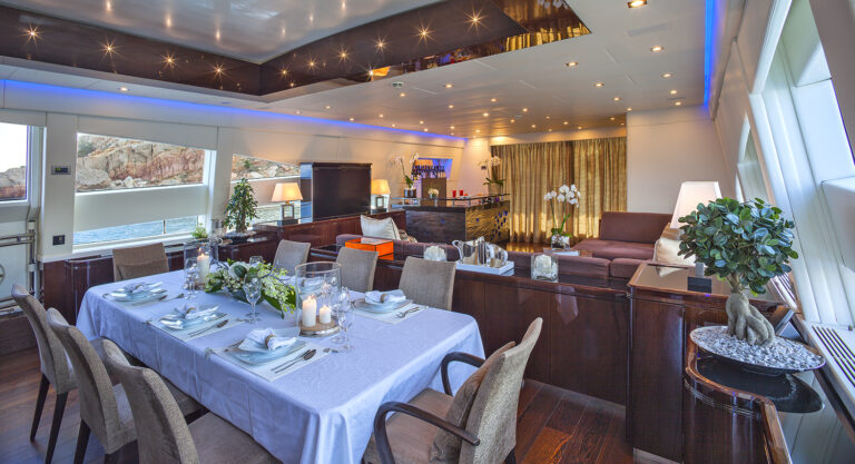 Saloon Dining Area