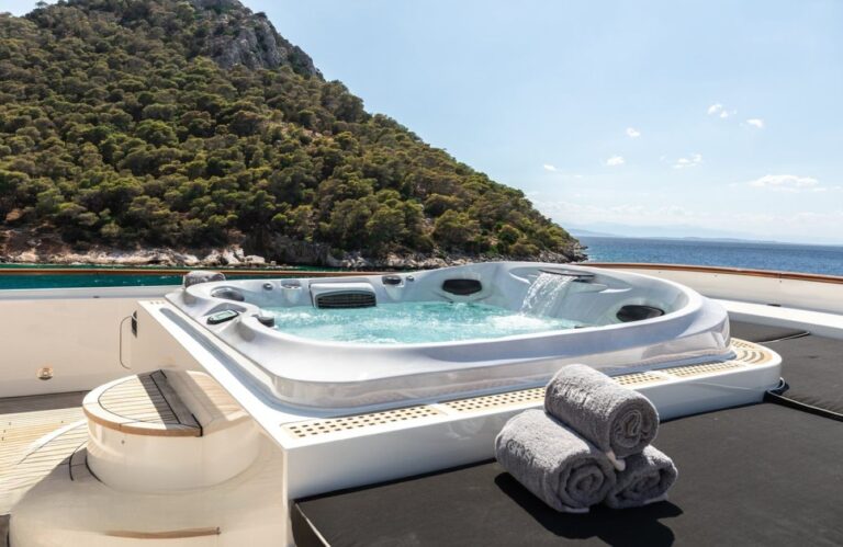 Exterior Sunbathing Area