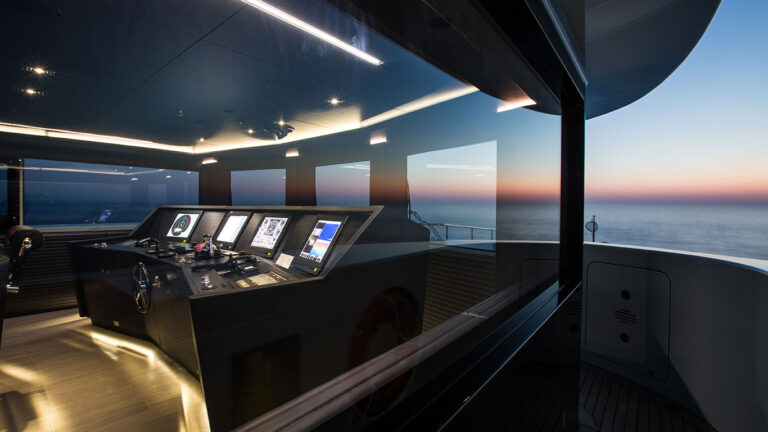 Helm Station