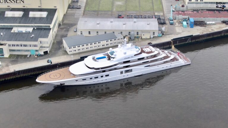 QUANTUM BLUE Aerial View - At Lurssen - Photo DrDuu