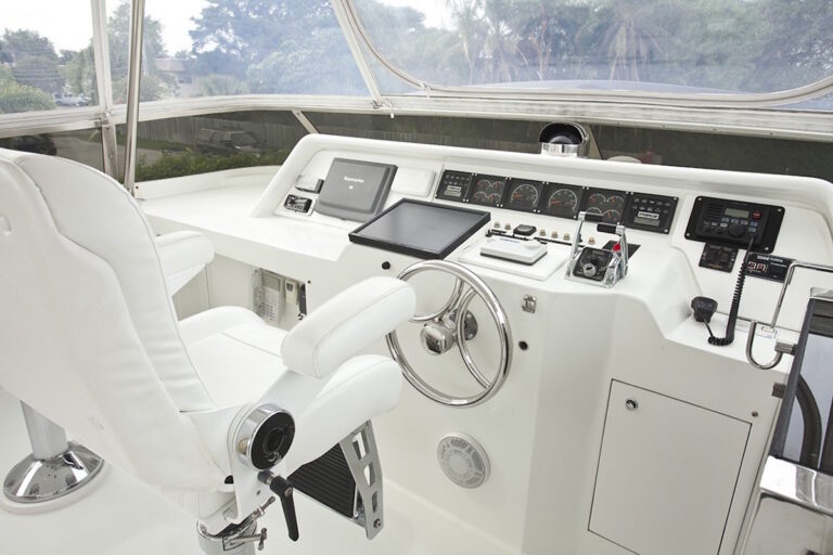 Motor yacht YOLY