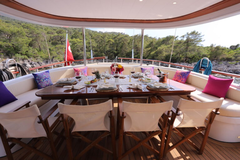 Alfresco Dining