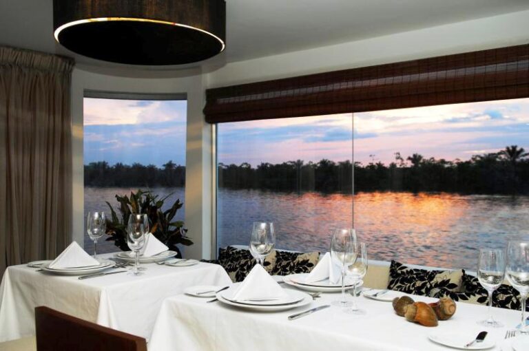 MV AQUA Dinning 1