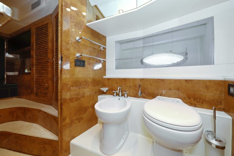 Ensuite Bathroom Detail