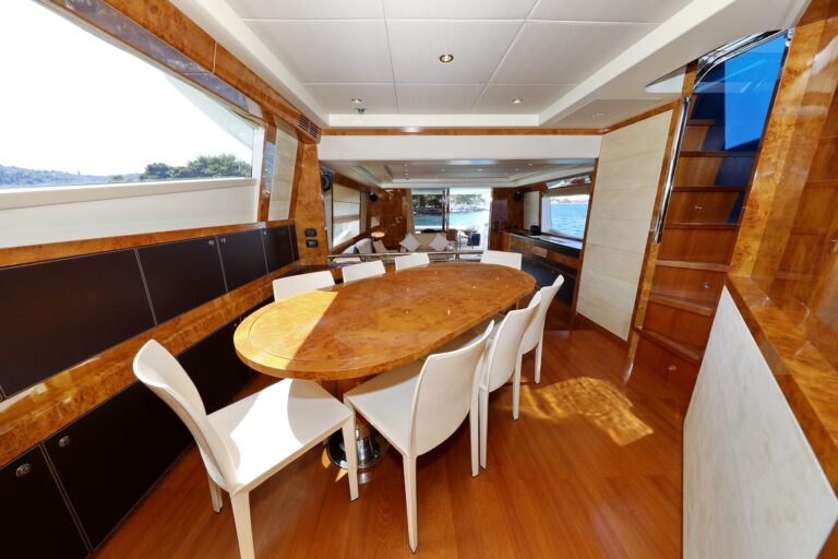 Saloon Dining Area