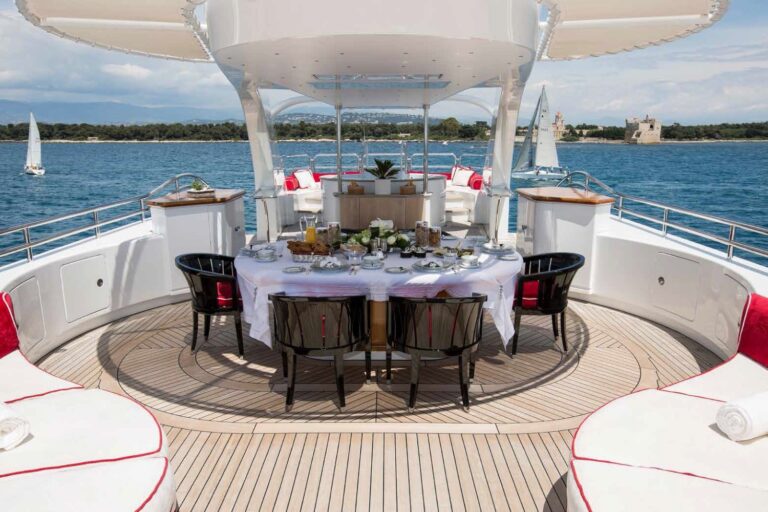 Alfresco Dining