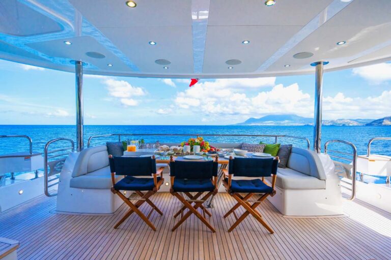 Main Deck Dining