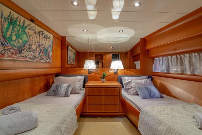 Twin Cabin