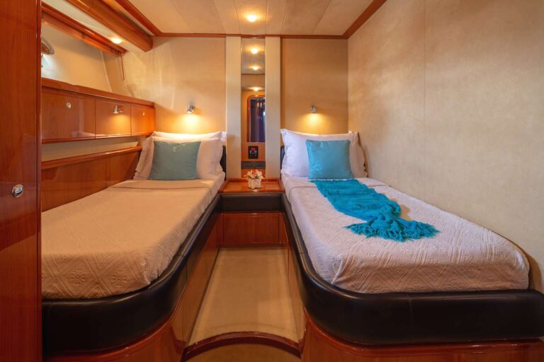 Twin Cabin
