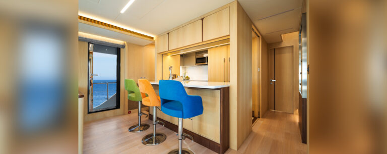 Main salon bar