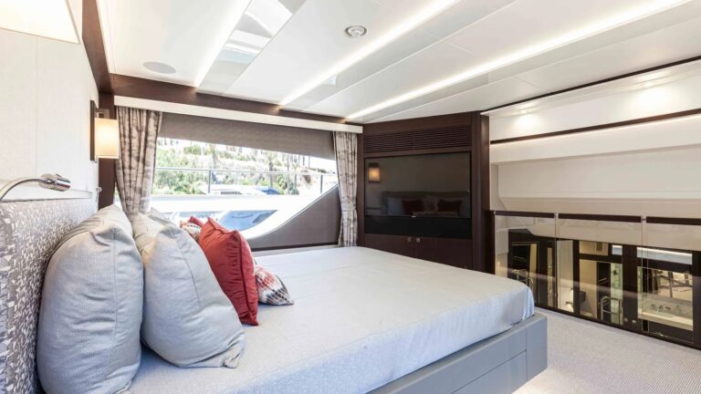 Split level master suite