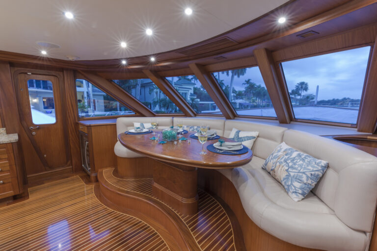 MY ANNDRIANNA - Galley dining