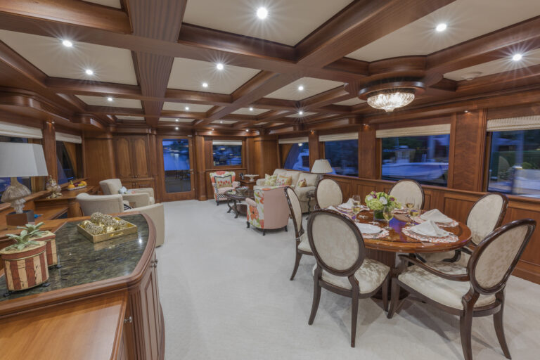 MY ANNDRIANNA - Salon and formal dining