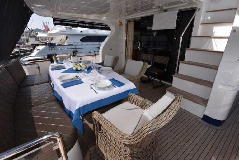 Al Fresco Dining