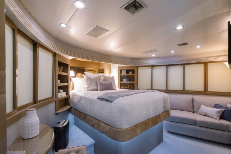 Double cabin