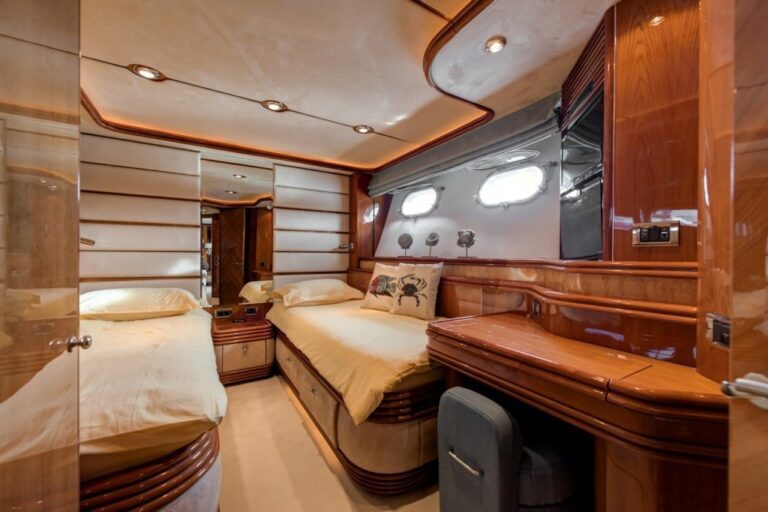 Twin Cabin