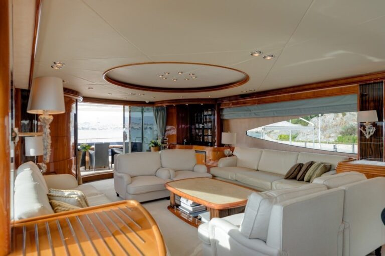Saloon With Seating