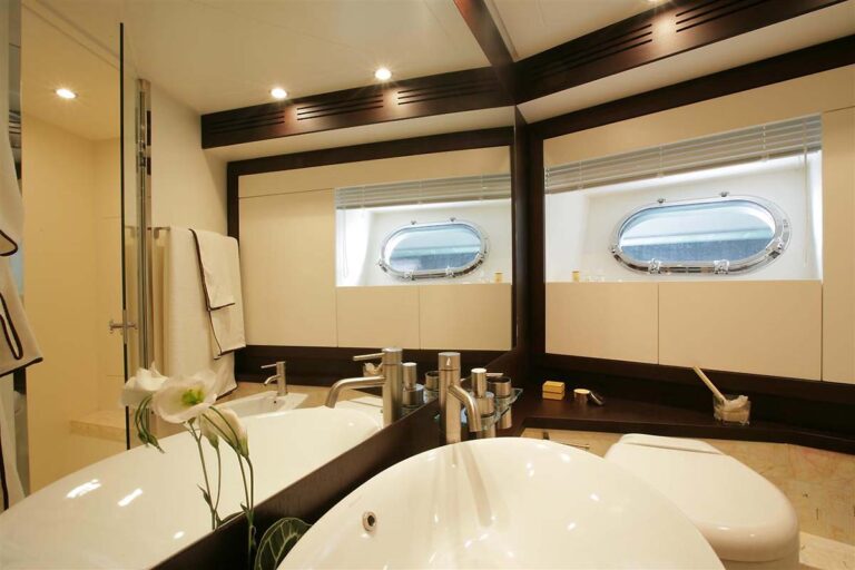 MY BLUE ANGEL - VIP ensuite