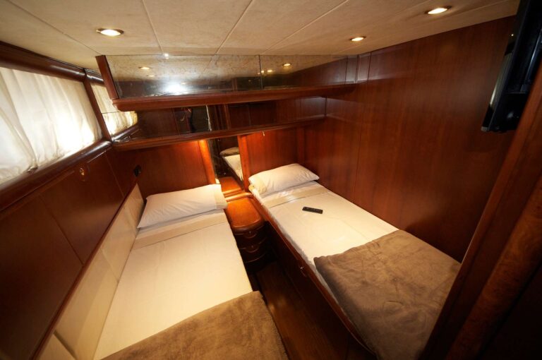Twin Cabin