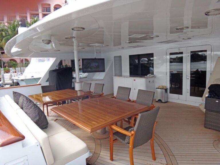 MY CLAIRE - Aft deck
