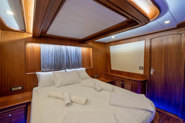 Double Cabin