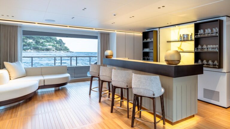 Main Salon Bar