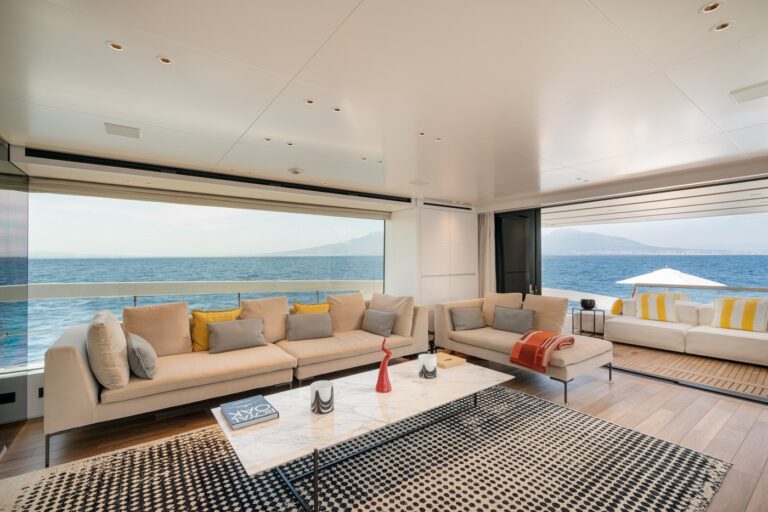 Main Salon Lounge