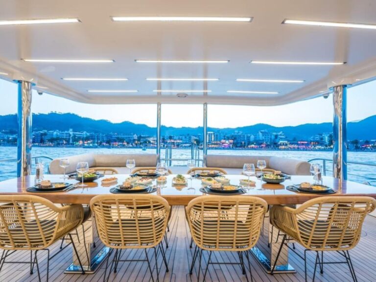 Al Fresco Dining Set Up