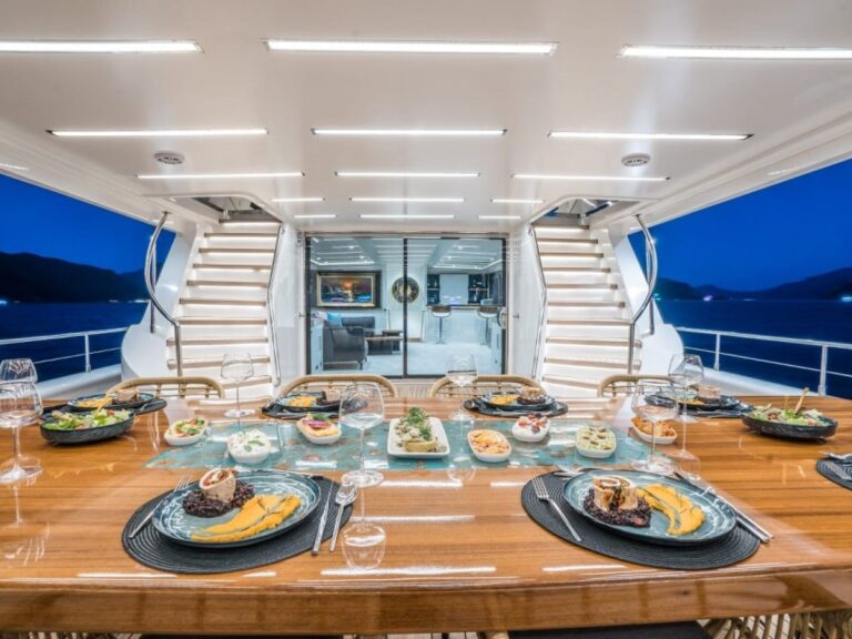 Al Fresco Dining