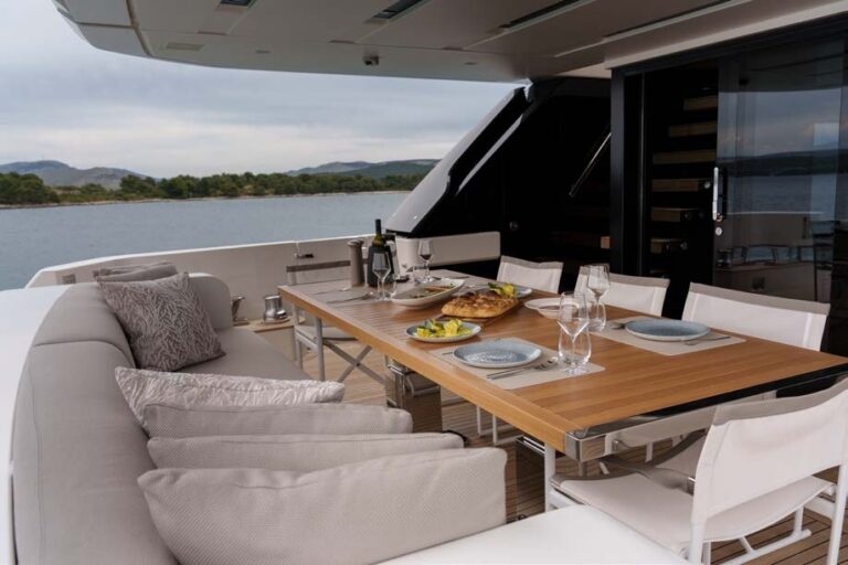 Aft Deck Dining Set Up