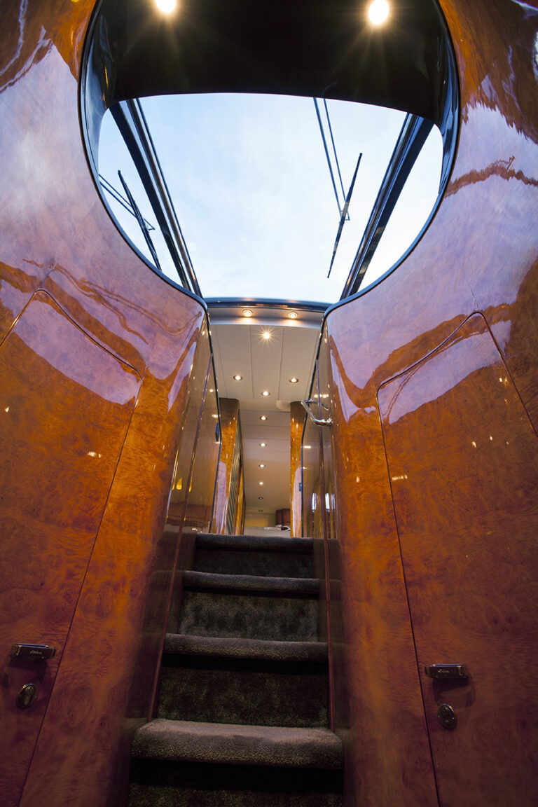 MY DIONE DUE - Stairs