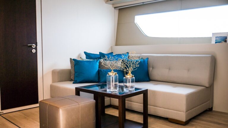 MY DOLCE VITA - Lower lounge