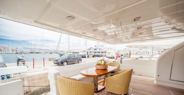 Aft Deck Alfresco Dining