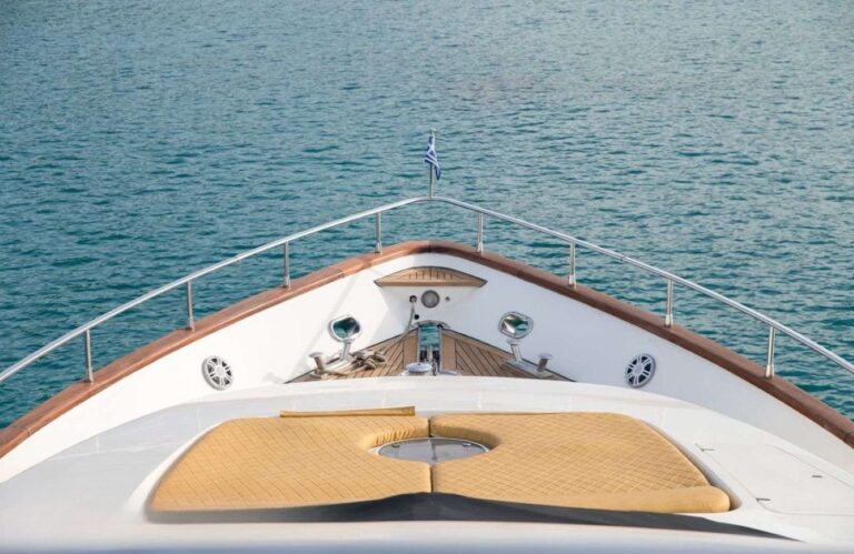 Foredeck Relaxation Area