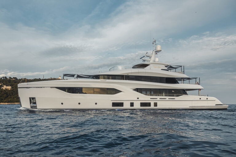 Family Friendly Yacht