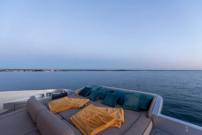 Foredeck Sun Pads