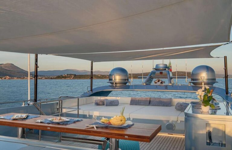 Exterior Relaxation Area With Dining