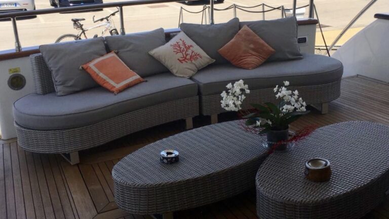Aft Deck Seating