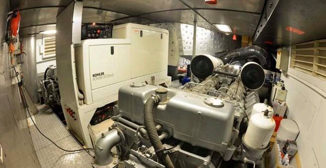 MY GINGER Pershing 115 -  Engine Room
