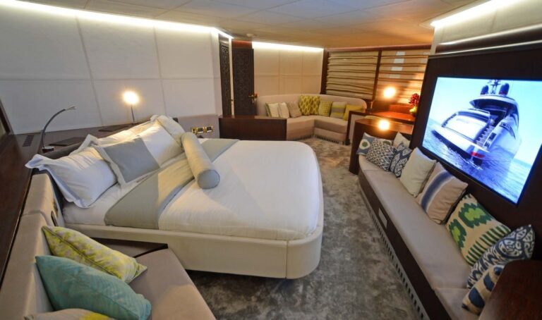 MY GINGER Pershing 115 -  Master Cabin