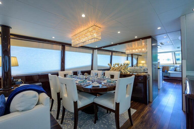 Main salon dining