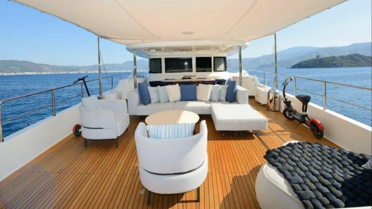 Upper Deck