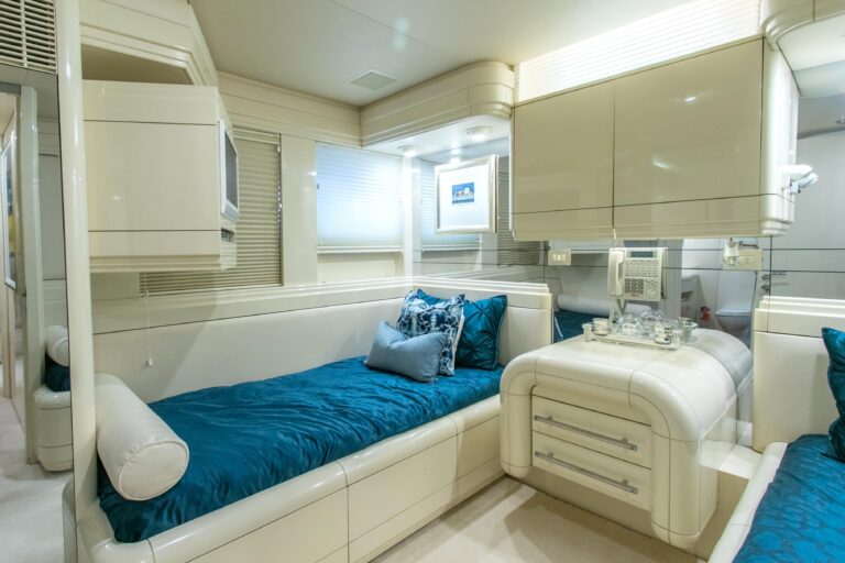 Twin Cabin