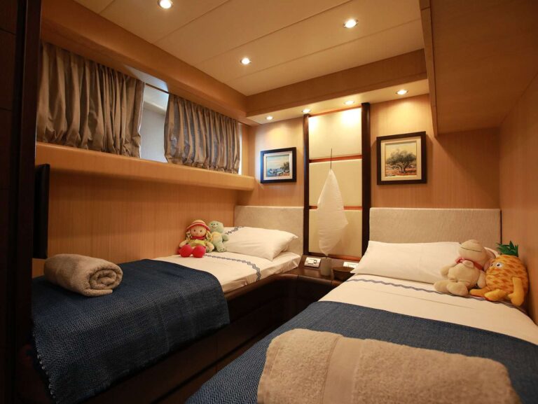 Twin Cabin