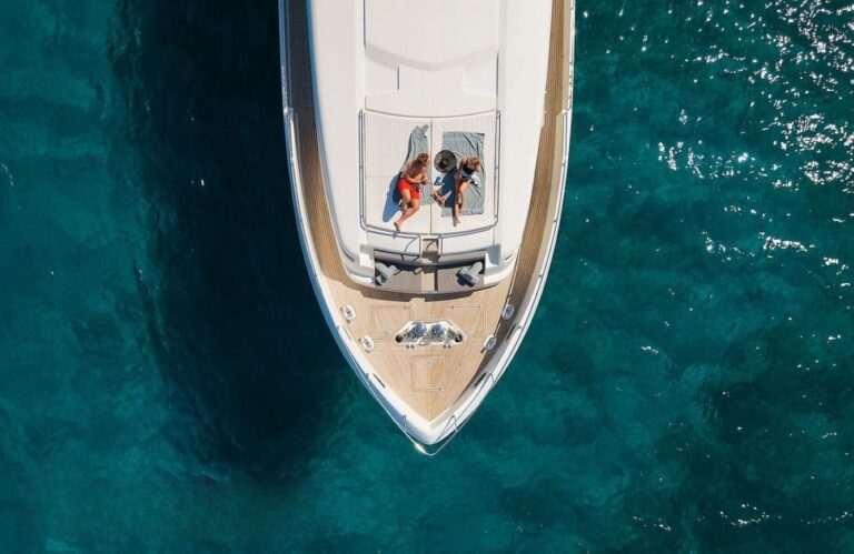 Foredeck Relaxation Area