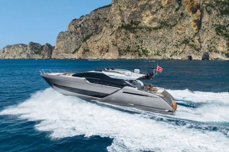 Luxury Yacht KAR