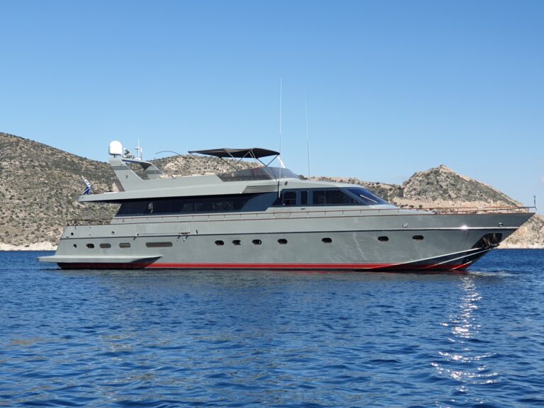 Motor Yacht KISS - Main shot